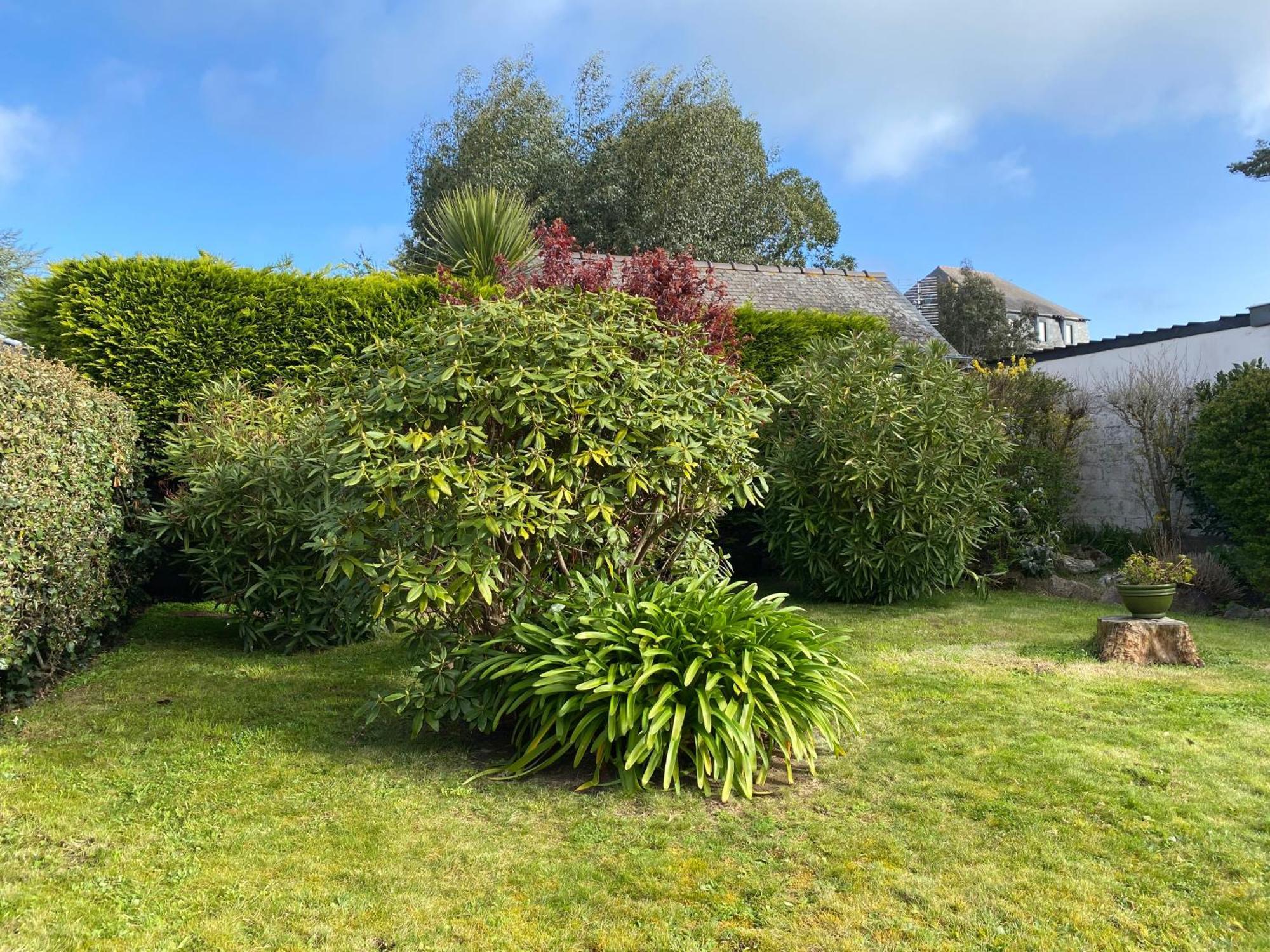 Maison Avec Jardin Au Centre De - Ref 921