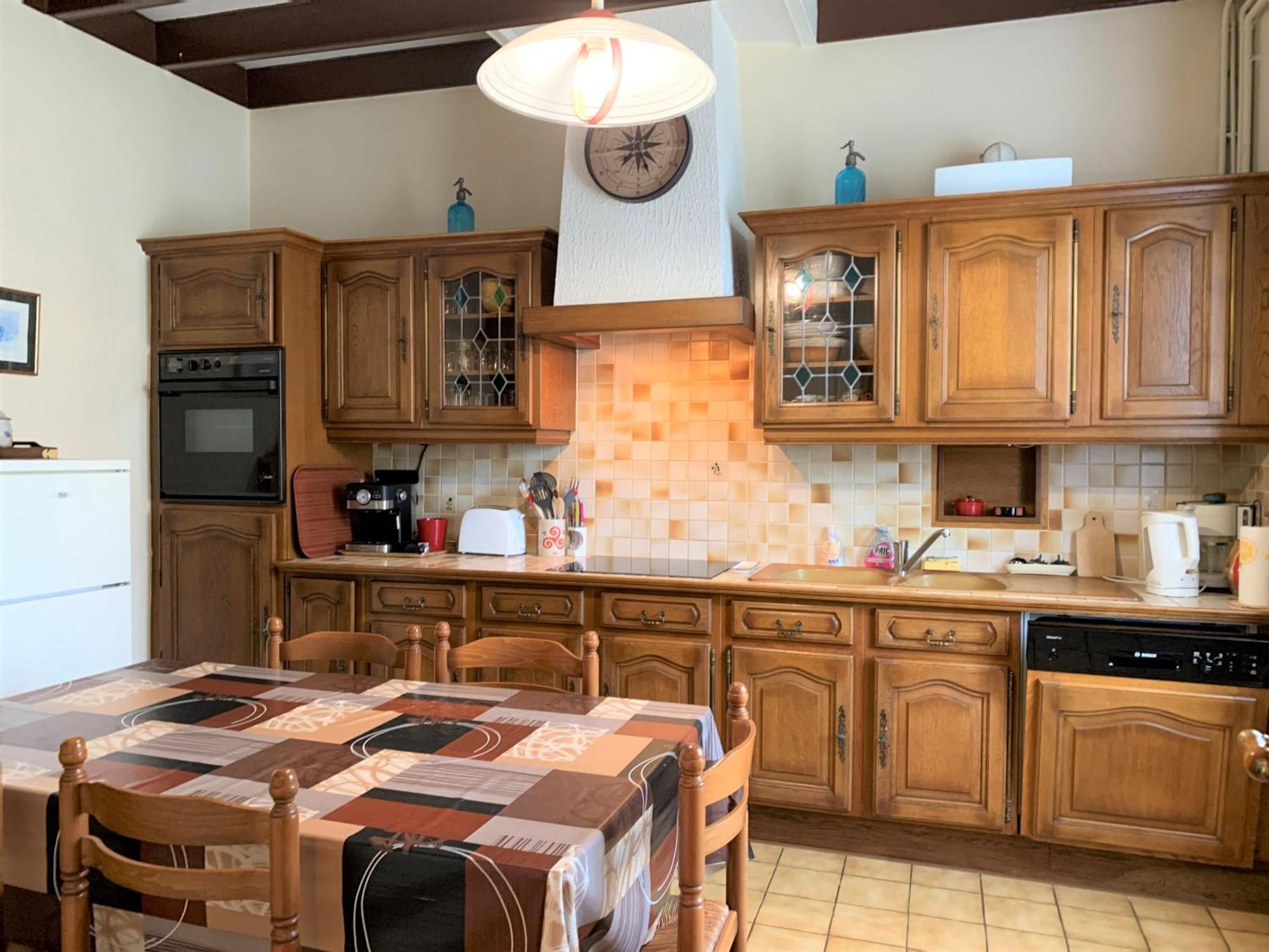 Maison Avec Jardin Au Centre De - Ref 921 Villa