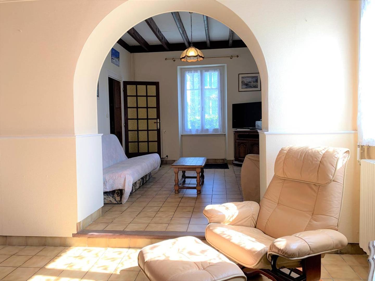 Maison Avec Jardin Au Centre De - Ref 921 Villa